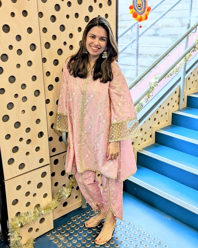 Mulmul Blush-pink kurta set available to rent