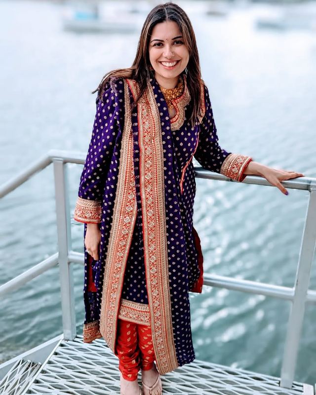 Purple khada dupatta set available to rent